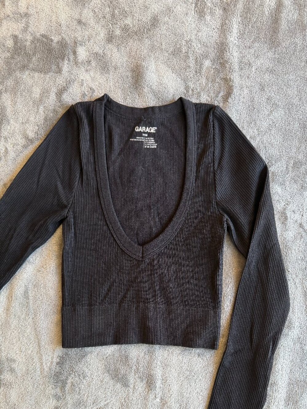 Garage Deep V Long Sleeve Seamless Fitted Cropped Stretch Shirt, Black, XS